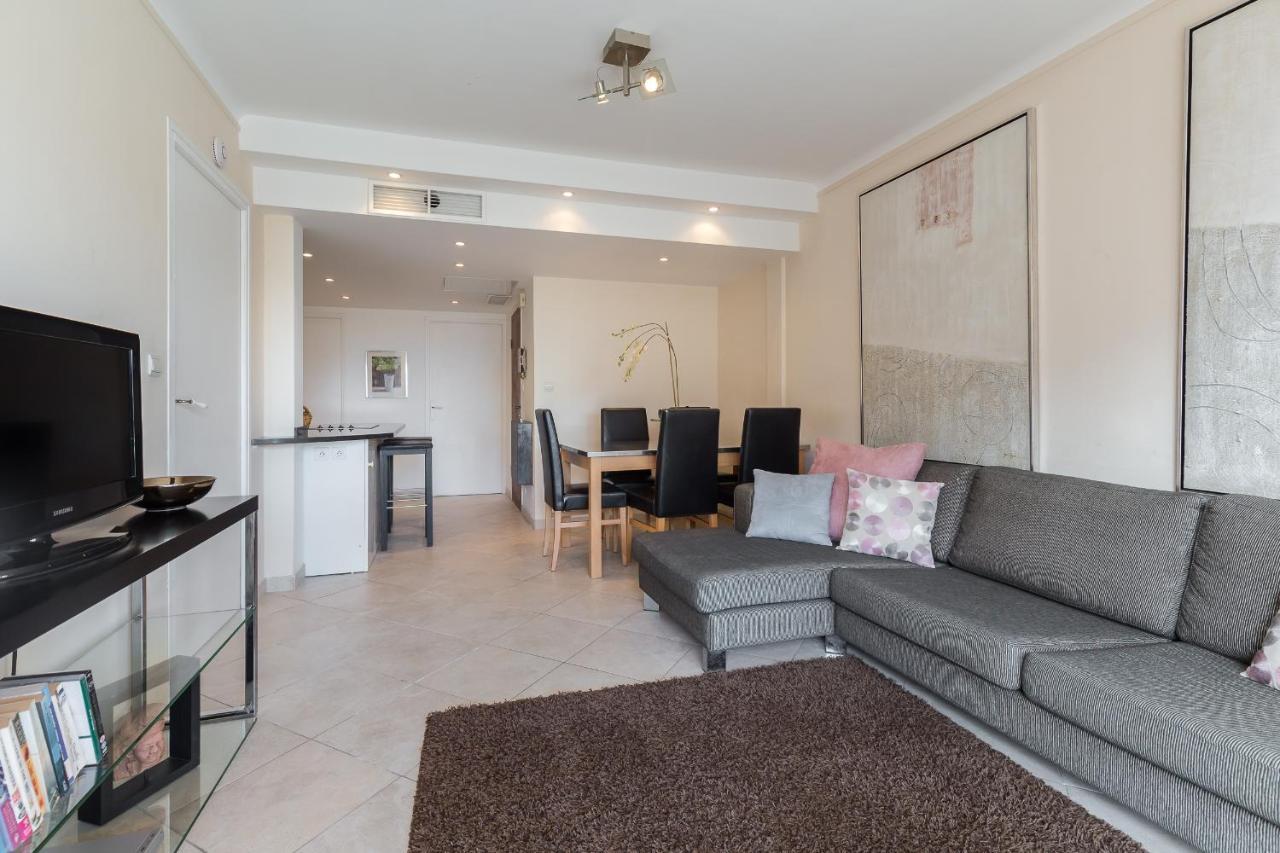 Modern 3 Bedroom, 3 Bathroom For Rent Near Old Town Walking Distance To Palais - 2000