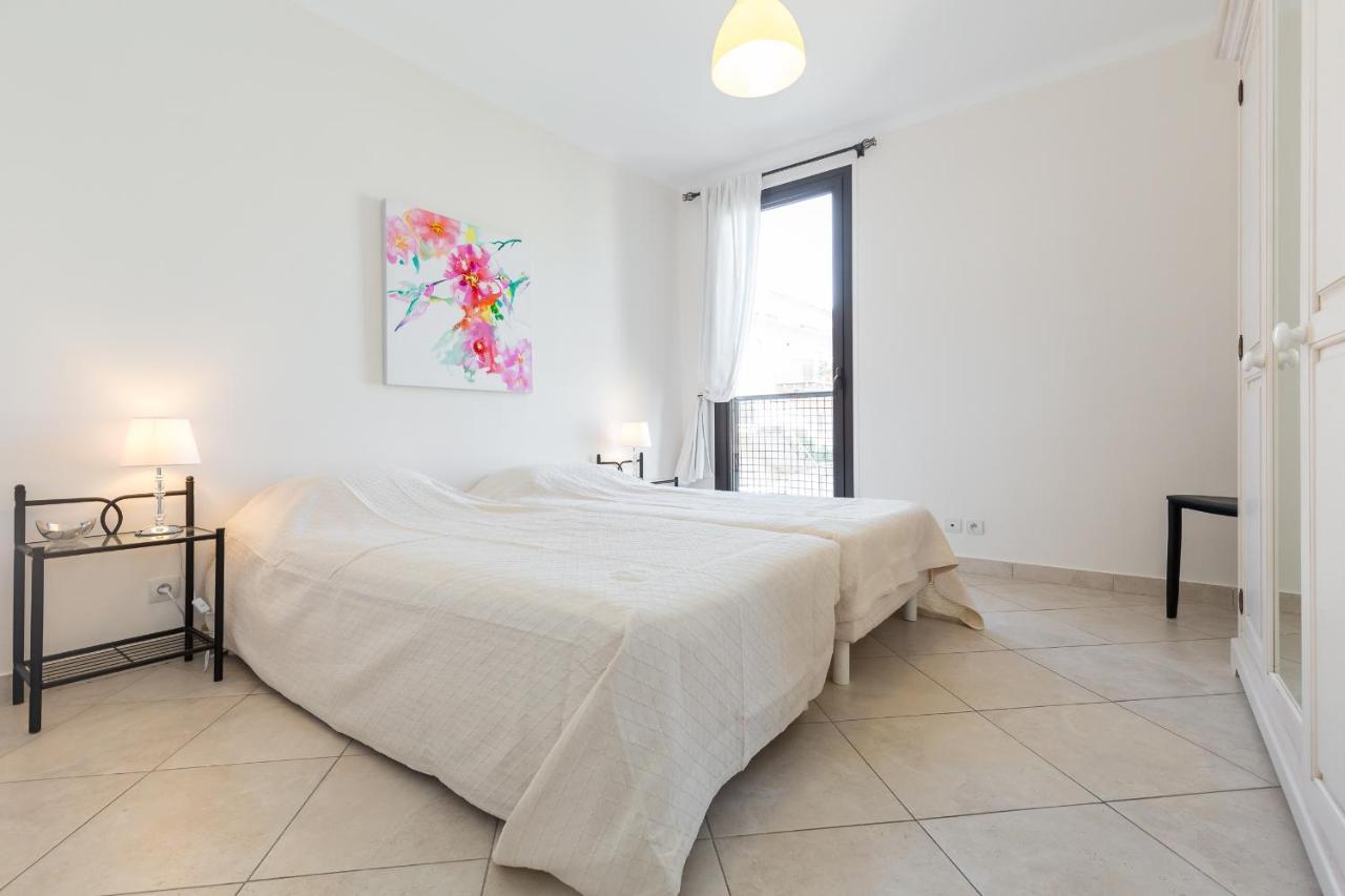 Modern 3 Bedroom, 3 Bathroom For Rent Near Old Town Walking Distance To Palais - 2000 *
