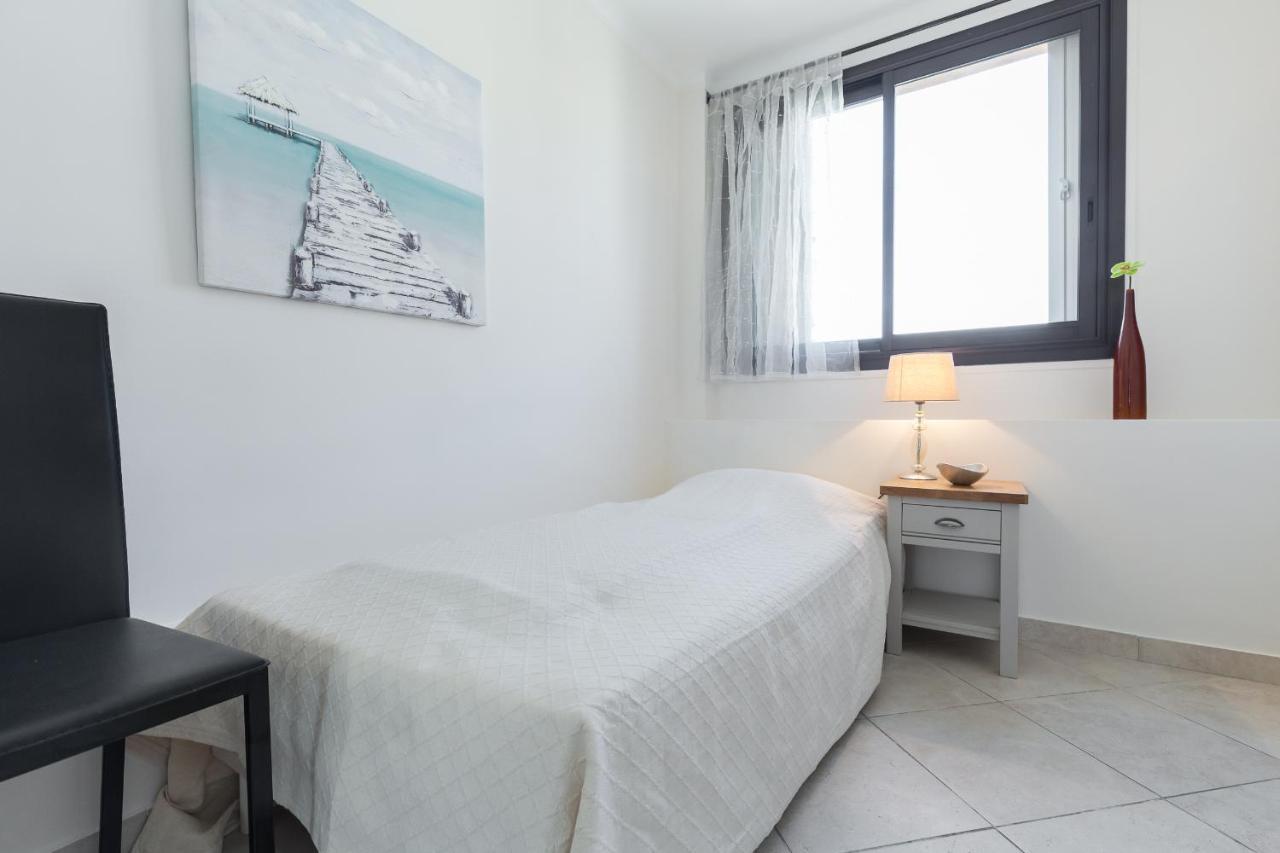 Modern 3 Bedroom, 3 Bathroom For Rent Near Old Town Walking Distance To Palais - 2000 Appartement *